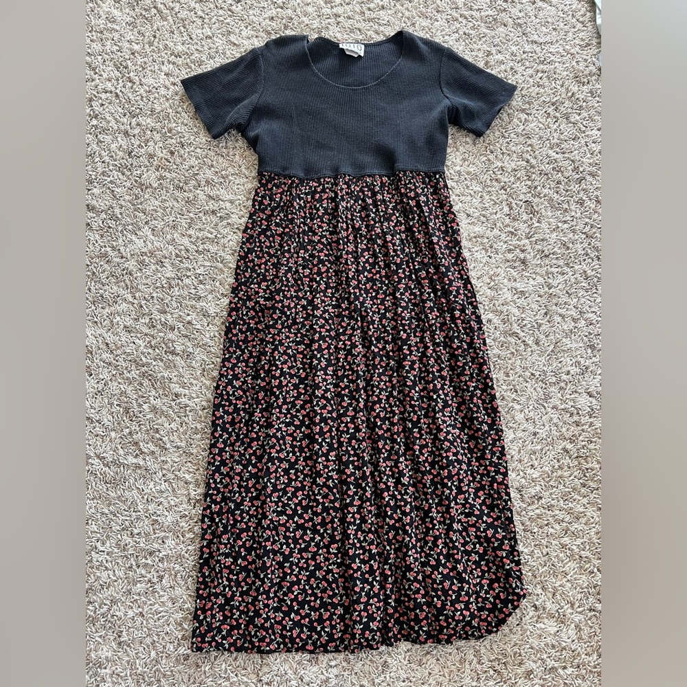 Super cute vintage 90’s Cherries dress Medium